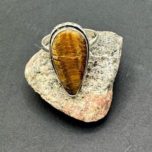 Brown and Silver Teardrop Stone Ring
